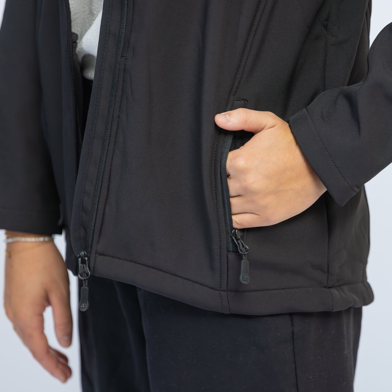 UNISEX SOFTSHELL JACKET