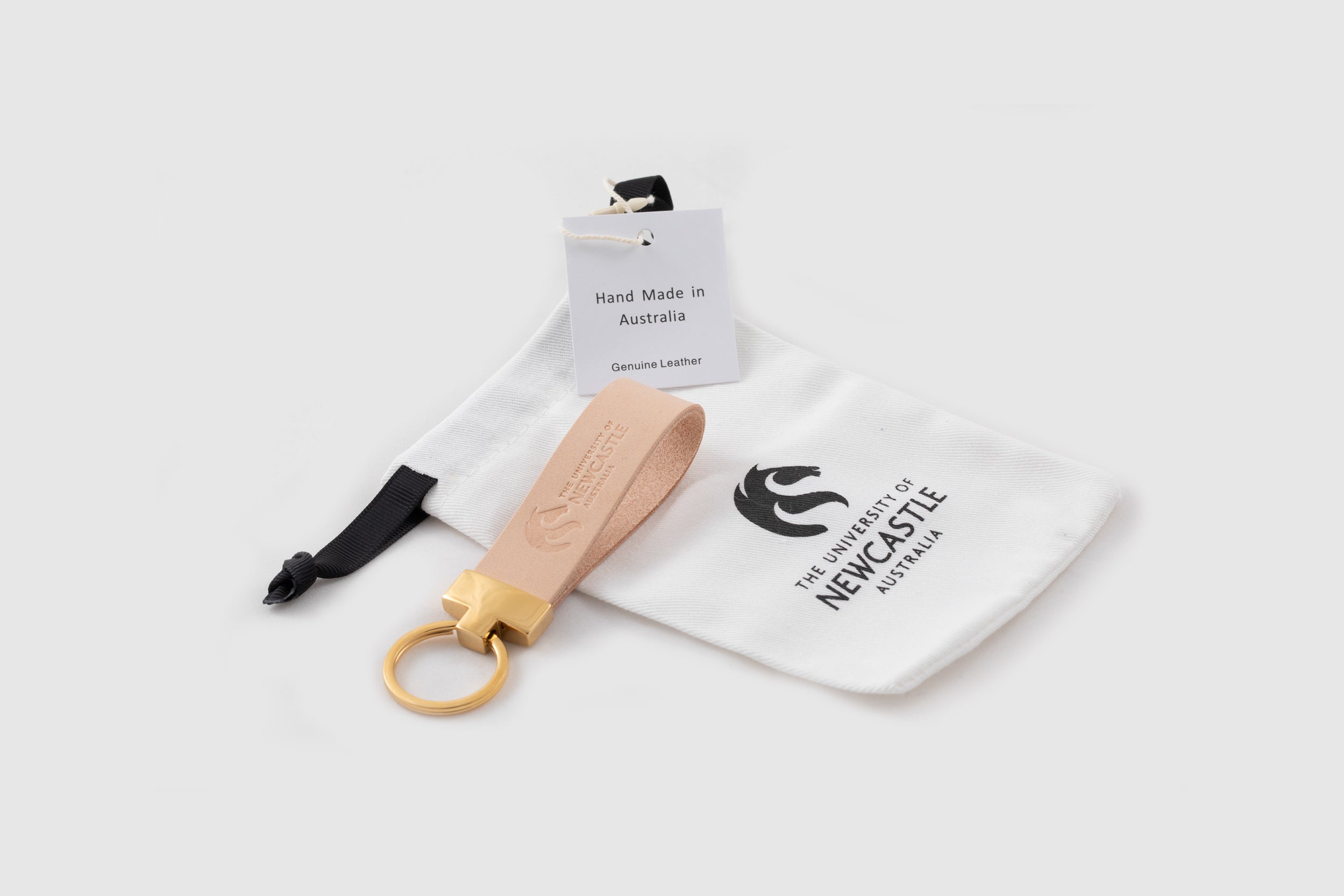 KEYCHAIN NATURAL LEATHER WITH POLISHED GOLD HARDWARE