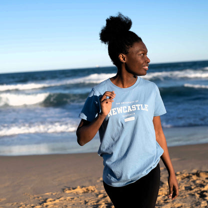 UNISEX VARSITY PRINT TEE - CAROLINA BLUE