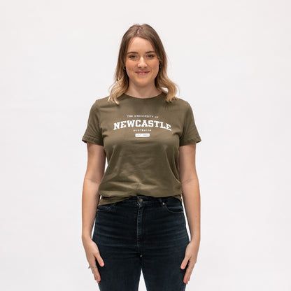 LADIES VARSITY PRINT TEE - ARMY
